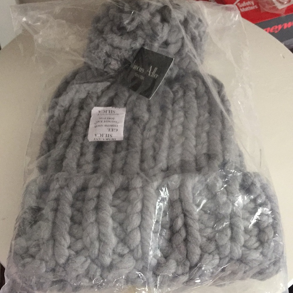 Marcus Adler chunky knit Pom Hat Gray